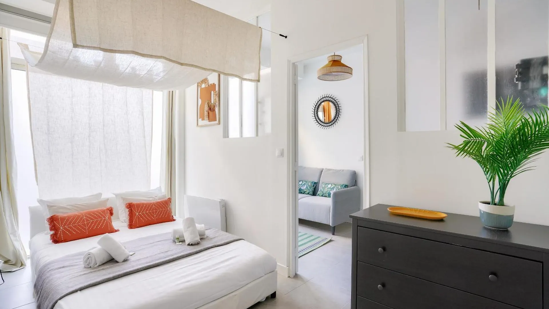 Beautiful Studio In The 15 District Paris Apartment